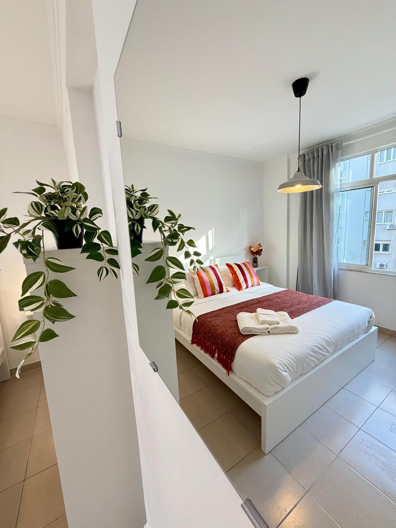 Rooms In Arroios ลิสบอน ภายนอก รูปภาพ